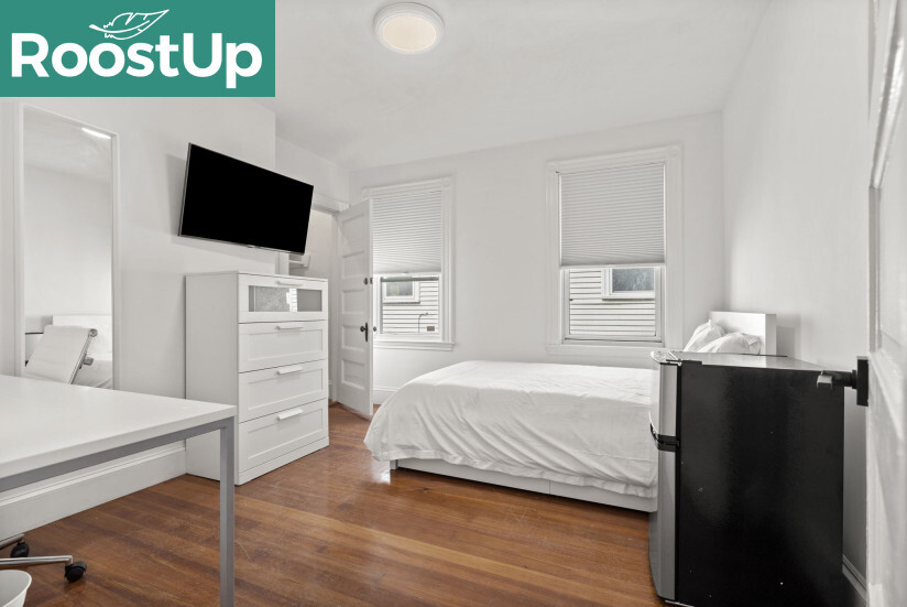 Building Photo - Furnished Bedroom in Jamaica Plain