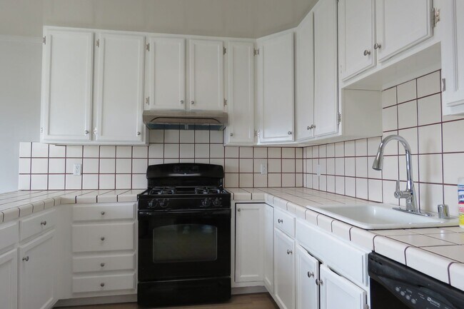 Building Photo - 489 Monterey