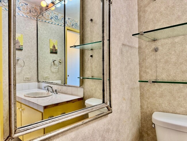 Building Photo - Million-Dollar Views, Starter Price!