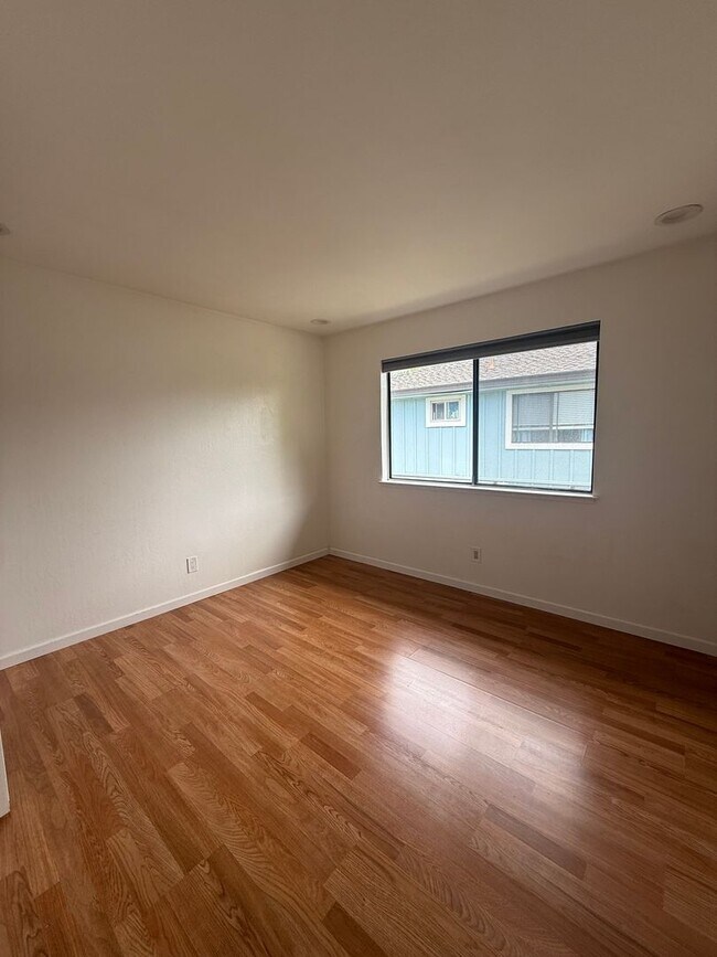 Building Photo - Walk to the Waves: Stylish 2BR in Capitola!
