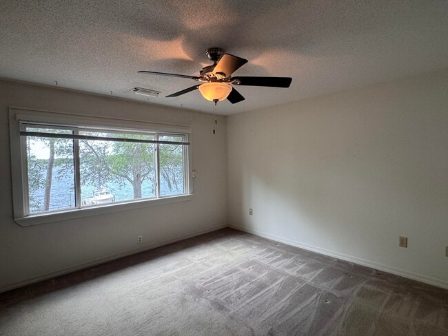 Building Photo - 806 Regatta Dr