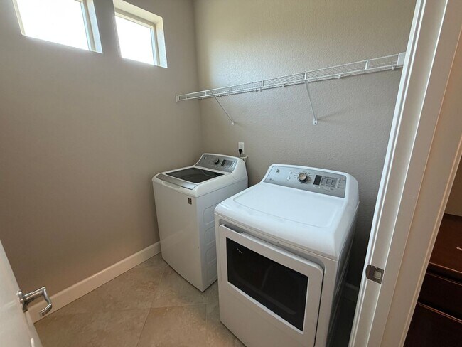 Building Photo - 1450 Samantha Crest Trail