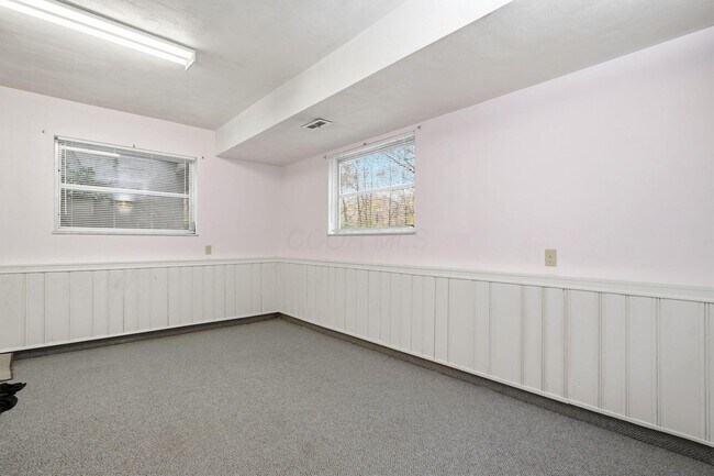 Building Photo - 4883 Stonehaven Dr