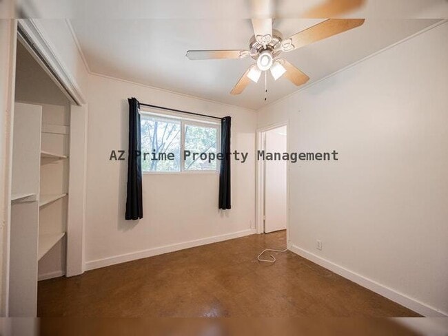Building Photo - 351 E Encanto Dr