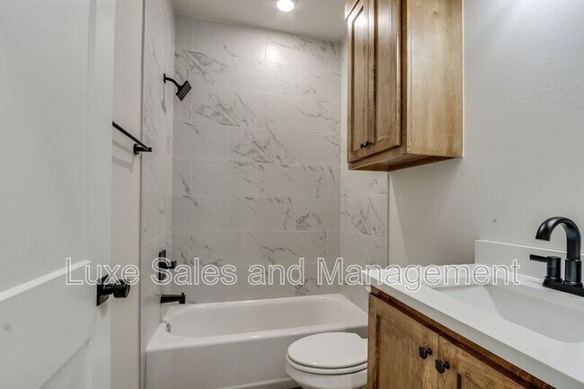 Building Photo - 8329 NW 163rd Ter