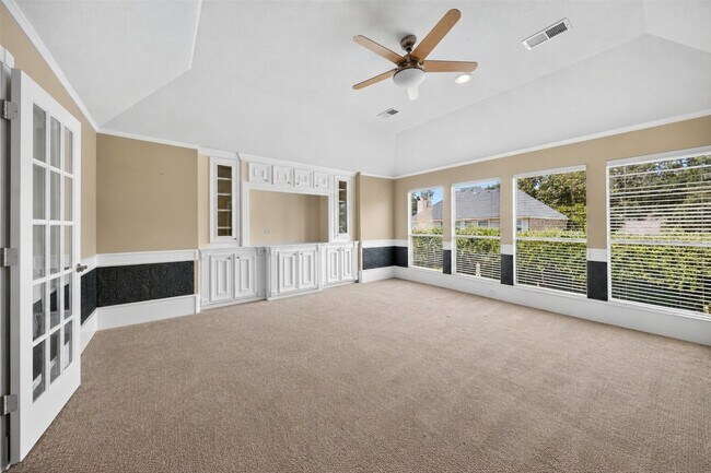 Building Photo - 16410 Emilia Ct