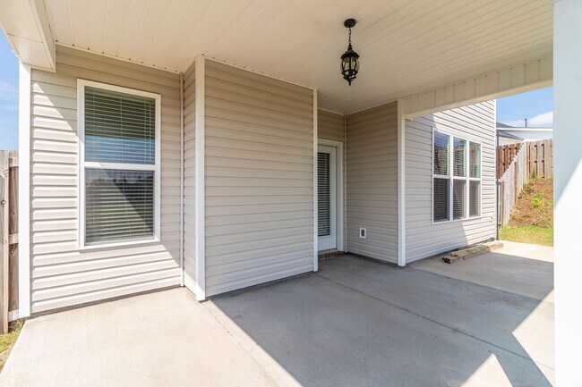Building Photo - 4831 Fairmont Dr