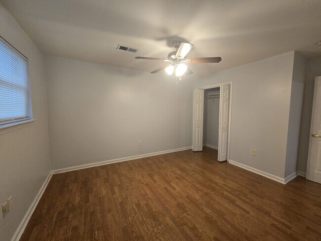 Building Photo - 2310 Trio St
