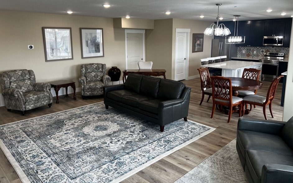 Living area - 1813 W Olympus Dr