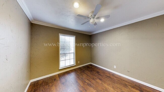 Building Photo - 10239 Catalpa Rd