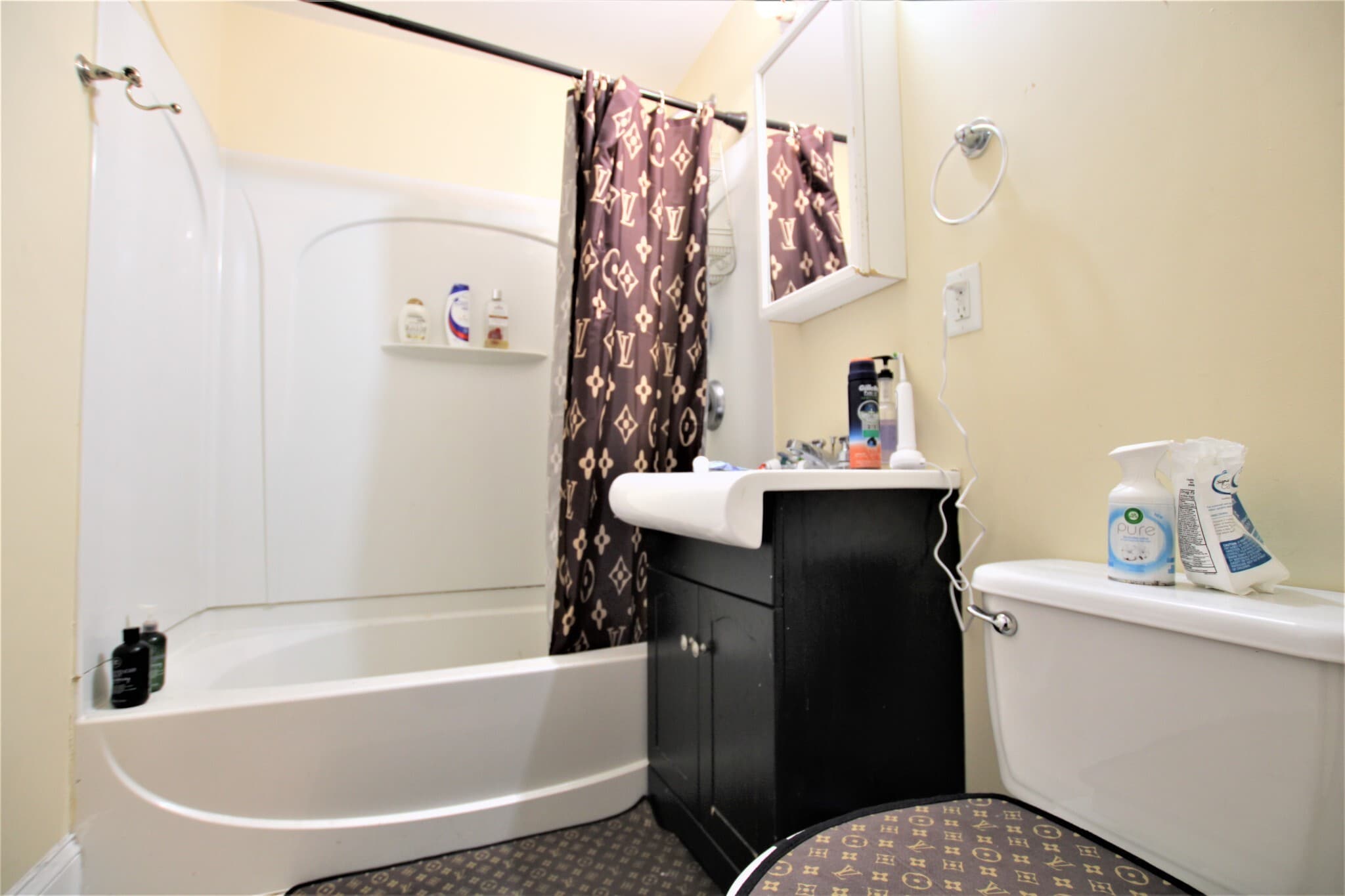 Building Photo - 17 Parker Hill Ave