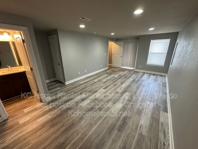 Building Photo - 10536 Kane Dr