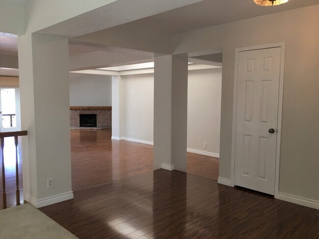 Building Photo - 3317 Vista Rocosa