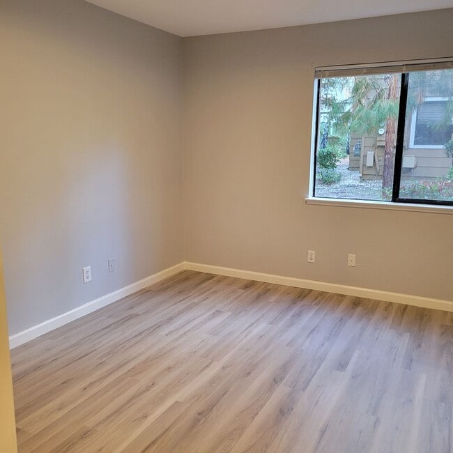 Building Photo - 2 Bedroom, 2 Bathroom Condo for Rent in Ma...