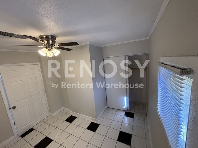 Building Photo - Modern, Solar Energy, 2-Bedroom detached Casita!