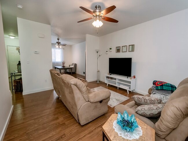 Building Photo - 329 Augusta St