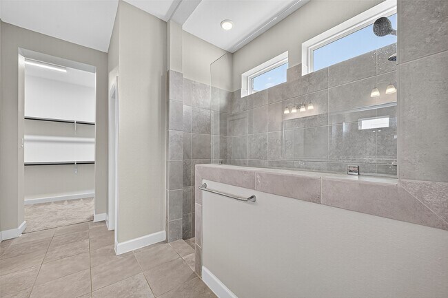 Building Photo - 302 Pure Parsley Path