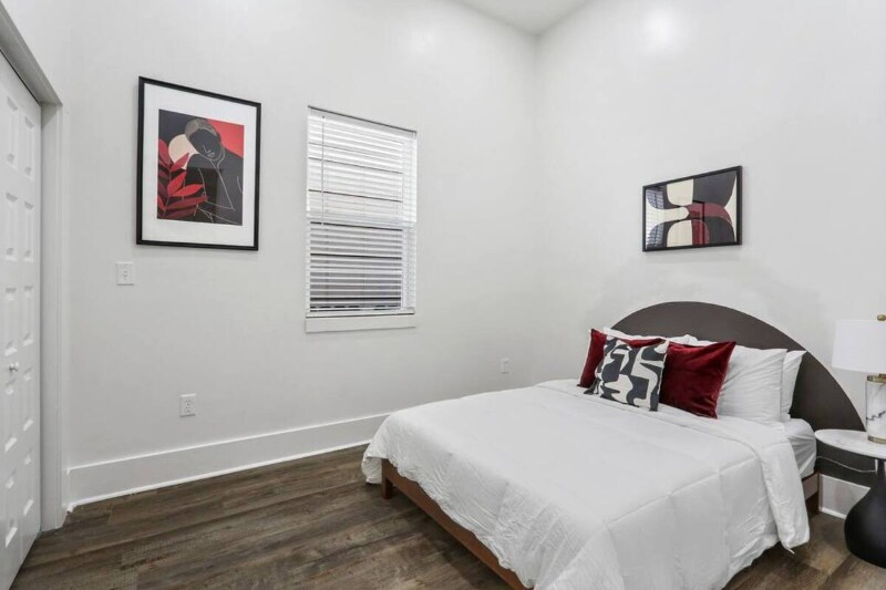 Building Photo - 2524 Cleveland Ave