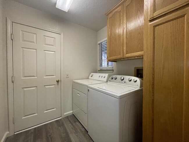Building Photo - 13 Capshaw Ct
