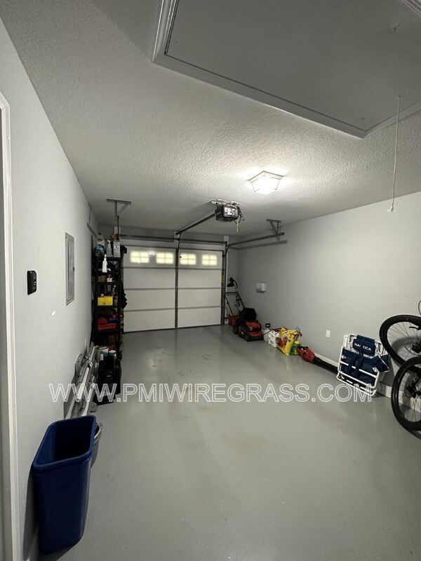Building Photo - 214 Winterberry Way