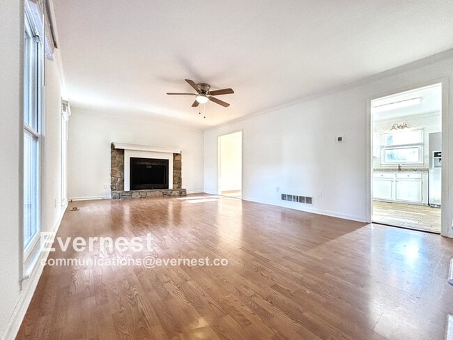 Building Photo - 405 Revere Ct