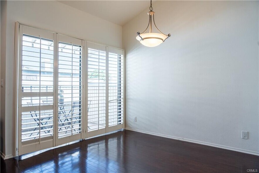 Building Photo - 10506 Sunland Blvd