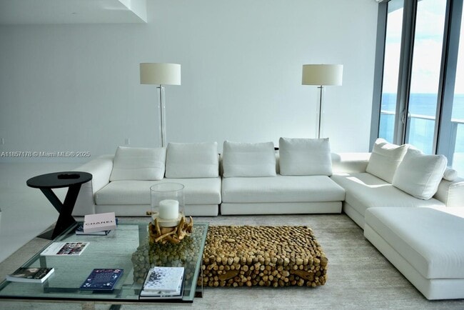 Building Photo - 17475 Collins Ave