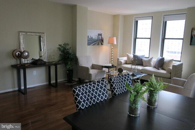Primary Photo - 135 S 19th St