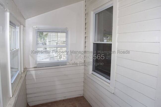 Building Photo - 857 W 41st St