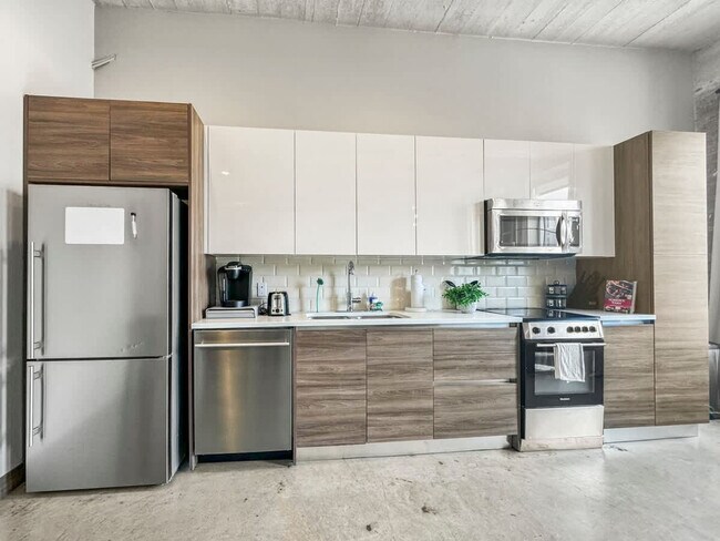 Building Photo - 500 S Ervay St