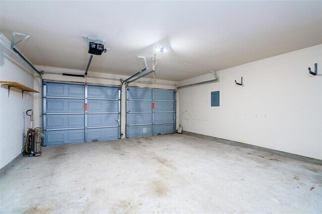 Building Photo - 15418 Forest Creek Farms Dr
