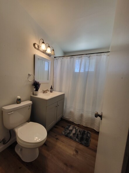 Building Photo - 14972 La Brisa Rd