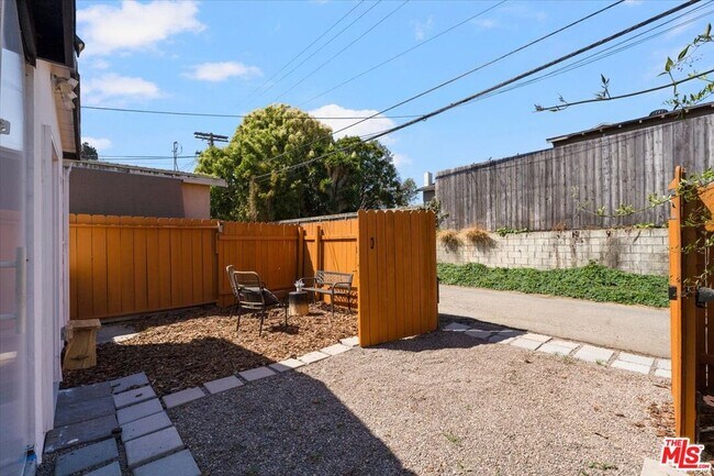 Building Photo - 5159 Inglewood Blvd