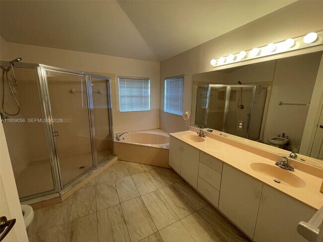 Building Photo - 2710 Augusta Dr