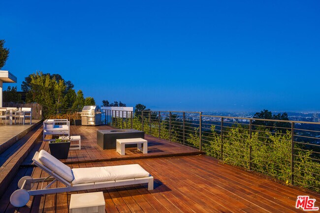 Building Photo - 10134 Angelo View Dr