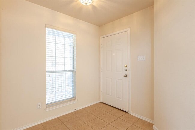 Building Photo - 494 Sampson