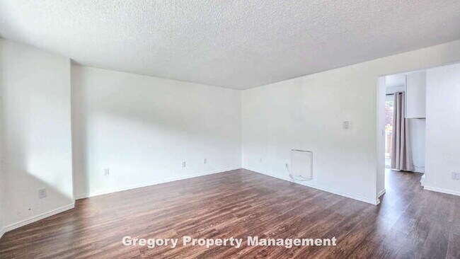 Building Photo - 5830 East Dr