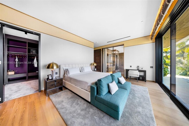 Building Photo - 200 W Rivo Alto Dr