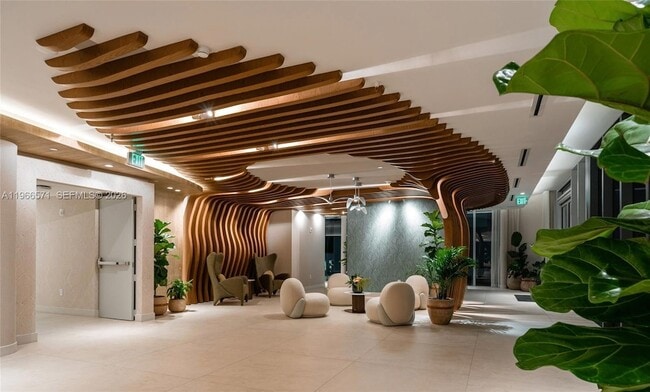 Building Photo - 700 NE 24th St