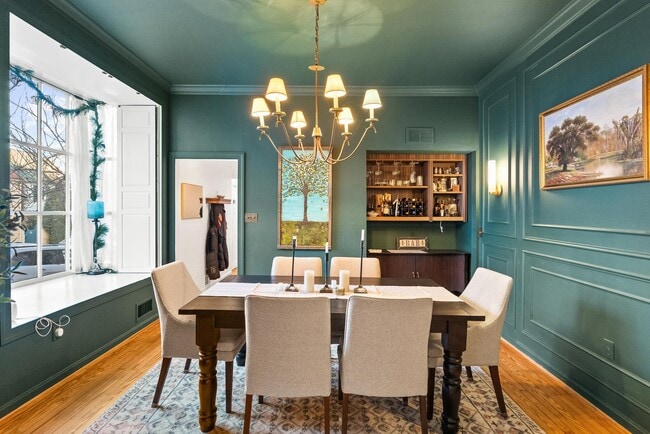 Building Photo - 400 S Lee St