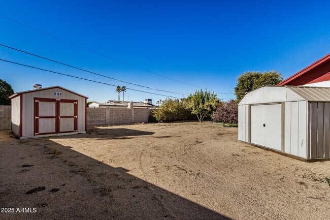 Building Photo - 18006 N Villa Rita Dr