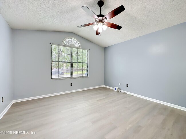Building Photo - 341 Hickory Hollow Dr N