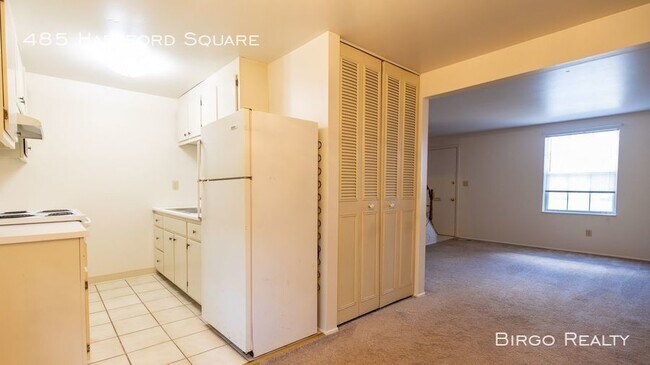 Building Photo - 485 Hartford Square