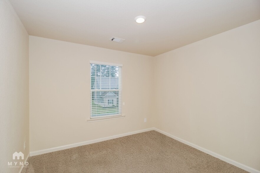 Building Photo - 137 Innis Brk Cir SW