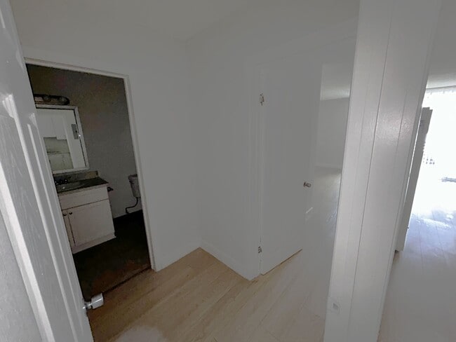 Building Photo - 327 Normandie Ave