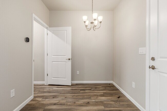 Building Photo - Castle pines 3 bed / 3 bath townhome for rent