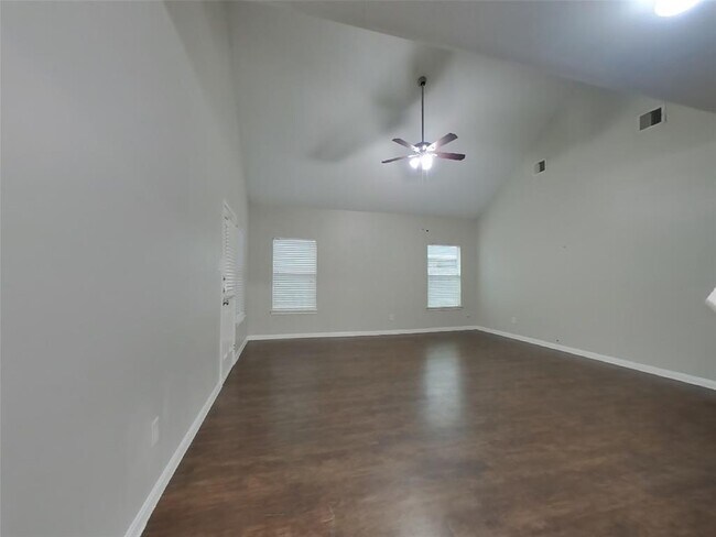 Building Photo - 21439 Palma Grove Way