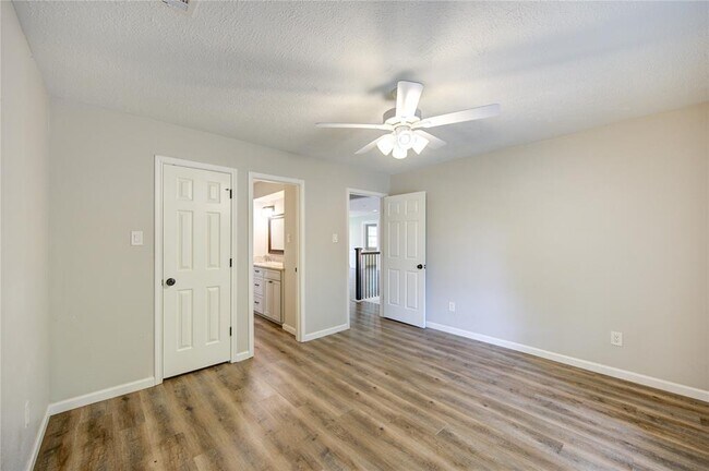 Building Photo - 4927 Kenlake Grove Dr