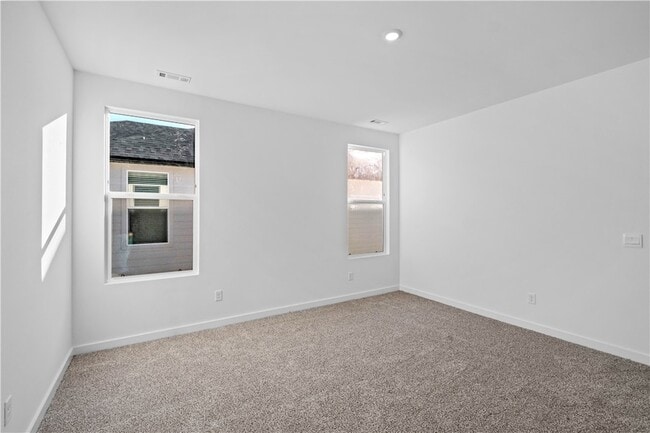 Building Photo - 4670 W Aurora St