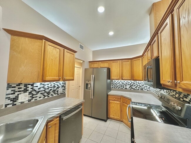 Building Photo - Beautifully Updated 2BR/2BA Corner Lot Home in Mill Pond – Monticello